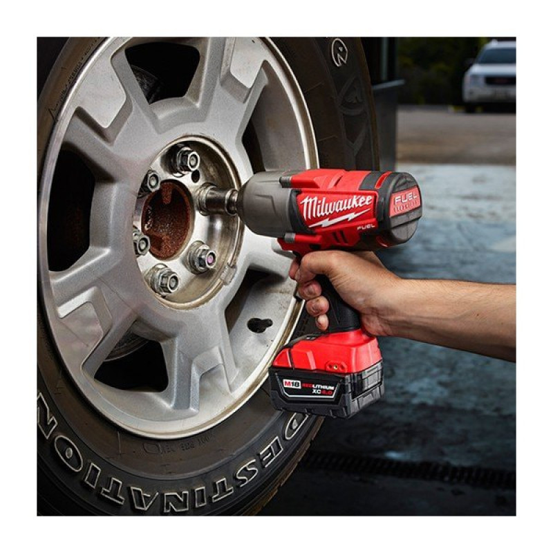 Аккумуляторный импульсный гайковерт Milwaukee M18 FUEL CHIWP 12-502C 4933448150 фото 3