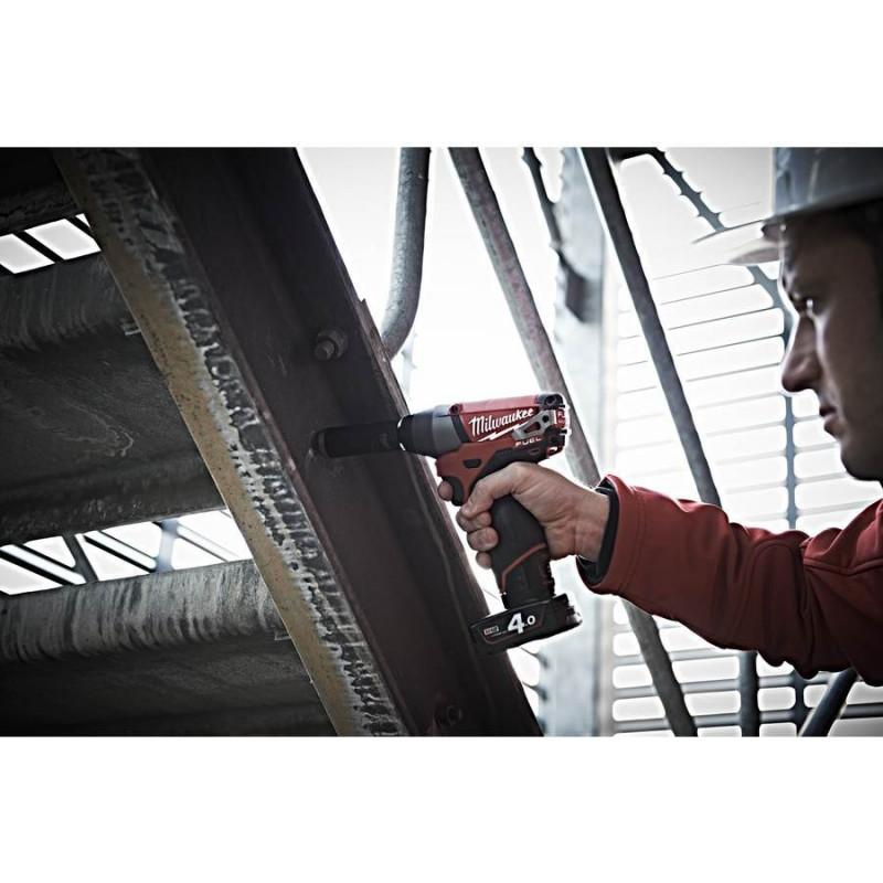 Аккумуляторный импульсный гайковерт Milwaukee M12 FUEL CIW12-202X 4933447131 фото 3