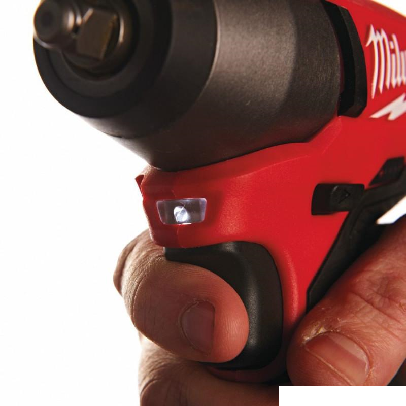 Аккумуляторный импульсный гайковерт Milwaukee M12 FUEL CIW38-202C 4933440420 фото 3