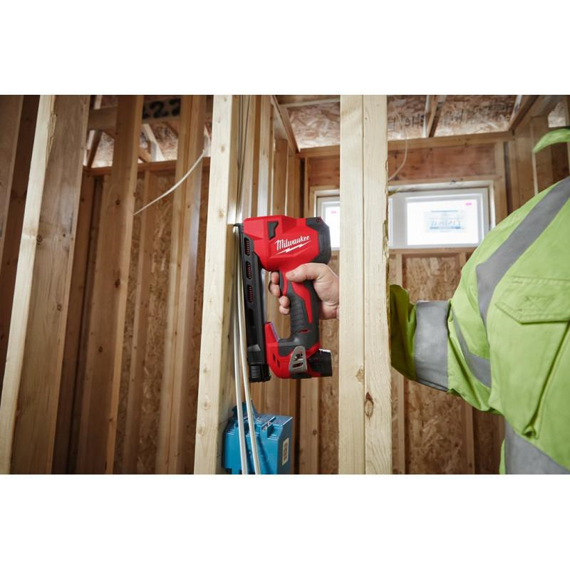 Аккумуляторный степлер для кабеля Milwaukee M12 BCST-0 4933480488 фото 3