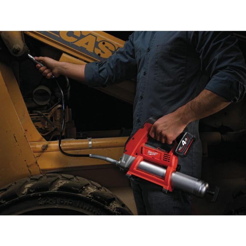 Аккумуляторный шприц для смазки Milwaukee M12 GG-301B 4933440430 фото 3
