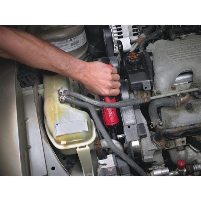 Аккумуляторный торцевый гайковерт 1/4 дюйма Milwaukee M12 IR-21B 4933431270 фото 4