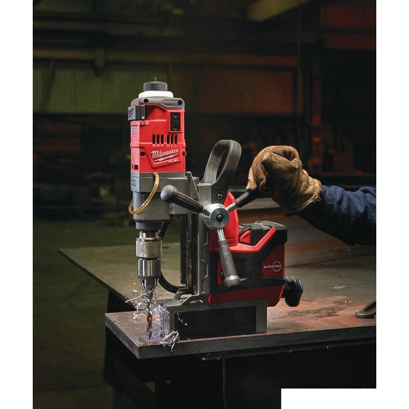 Аккумуляторная дрель на магнитной станине Milwaukee M18 FUEL FMDP-0C 4933451636 фото 9