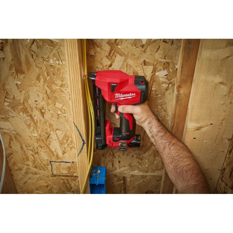 Аккумуляторный степлер для кабеля Milwaukee M12 BCST-0 4933480488 фото 7