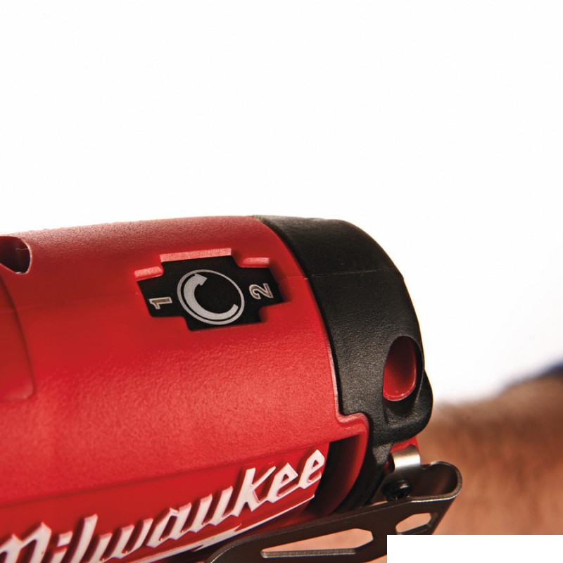 Аккумуляторный импульсный гайковерт Milwaukee M12 FUEL CIW 38-0 4933440460 фото 3
