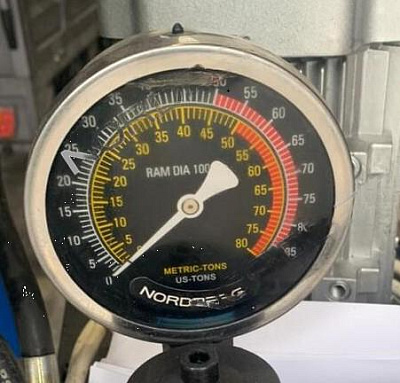 Манометр радиальный глицеринонаполненный для пресса N3650E Nordberg N3650E#PG