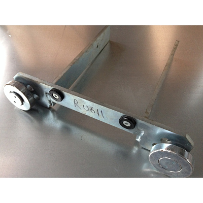 R0611 Крепление для поддержки траверсы 496R.4